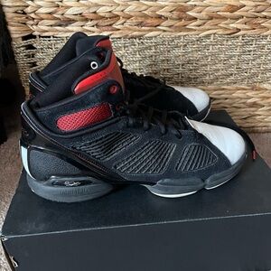 Mens black, white & red Adidas Rose 1.5 adizero sneakers